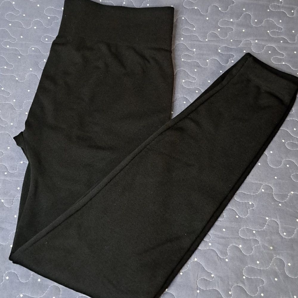 Lark + Grey black one size leggings